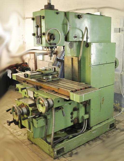 Фото консольно-фрезерного верстата FV-36